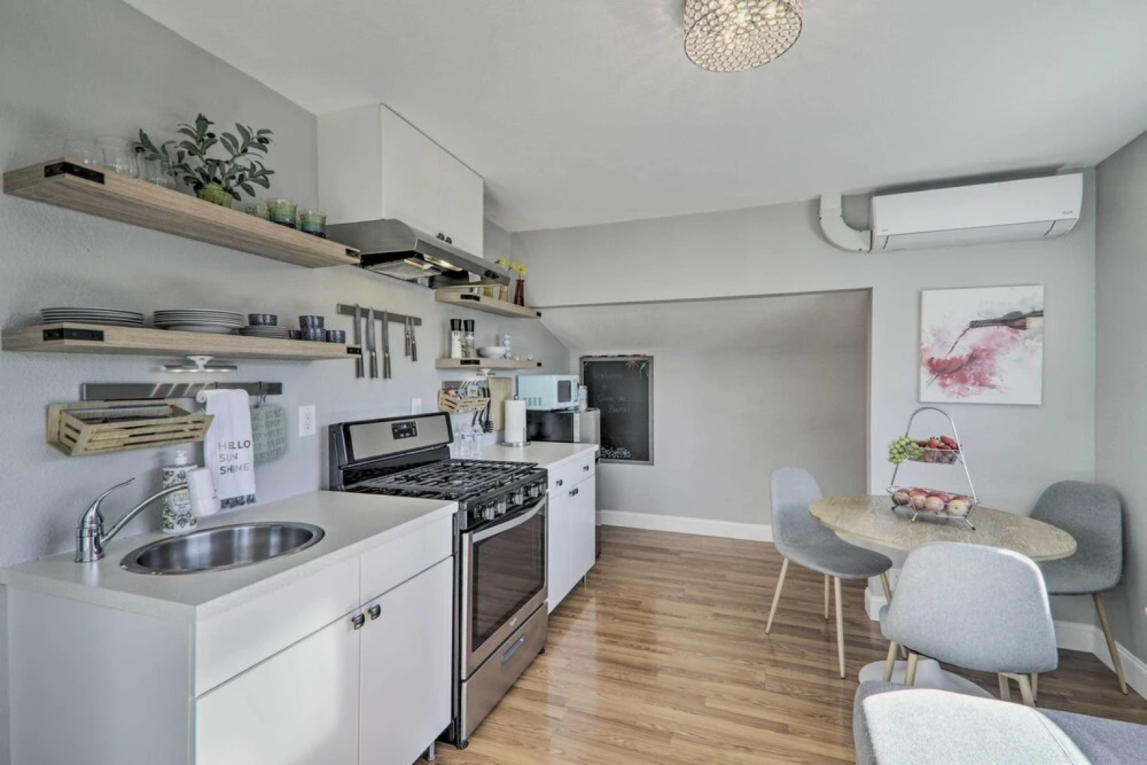 Updated Livermore Apartment w/ Private Deck!