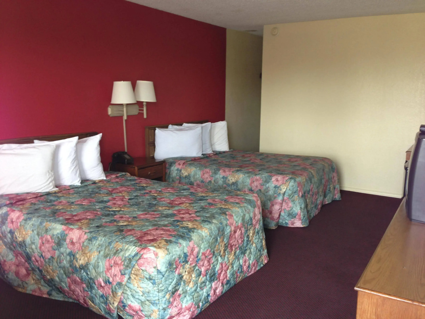 Super 7 Inn Siloam Springs