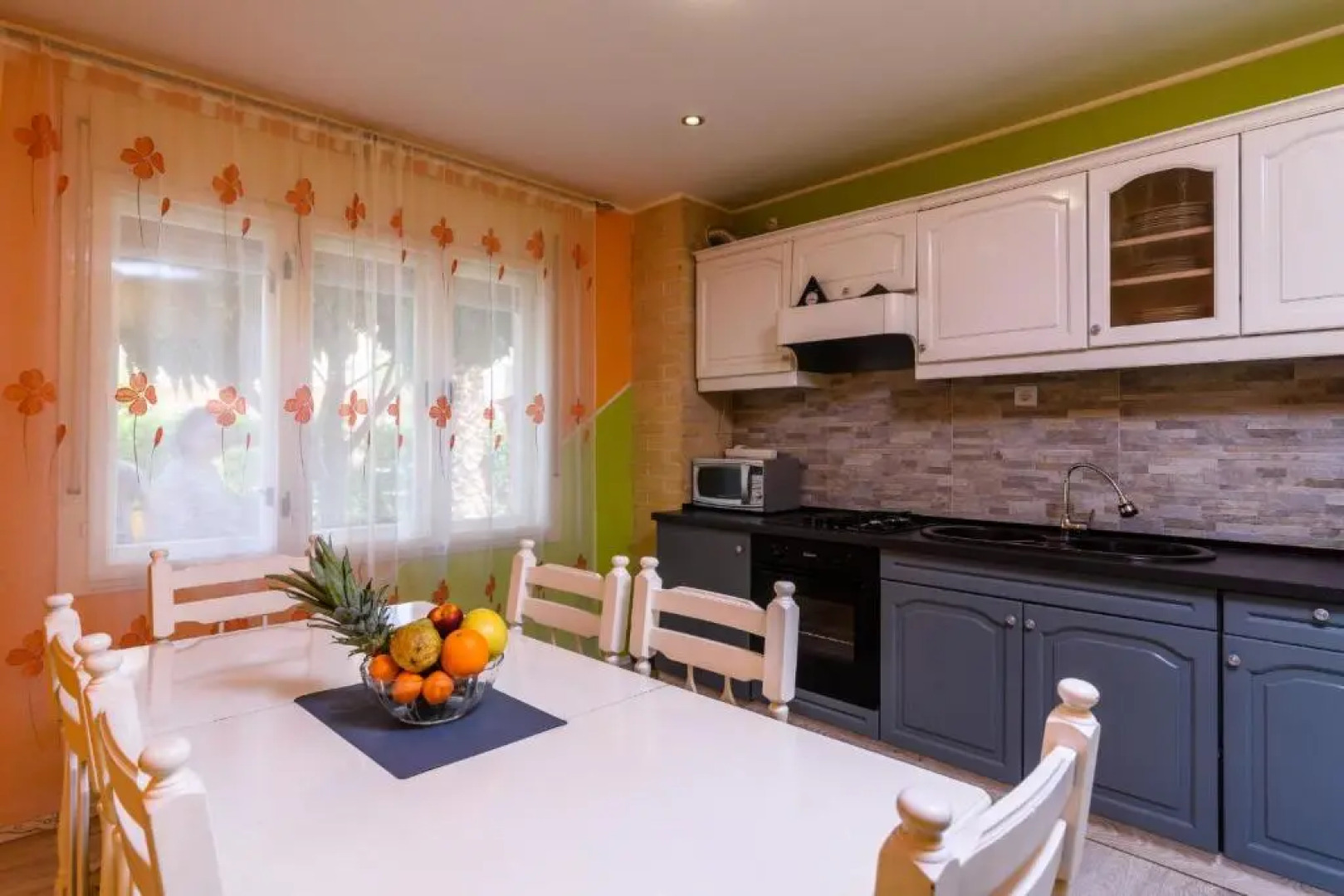 Apartments Lara & EM