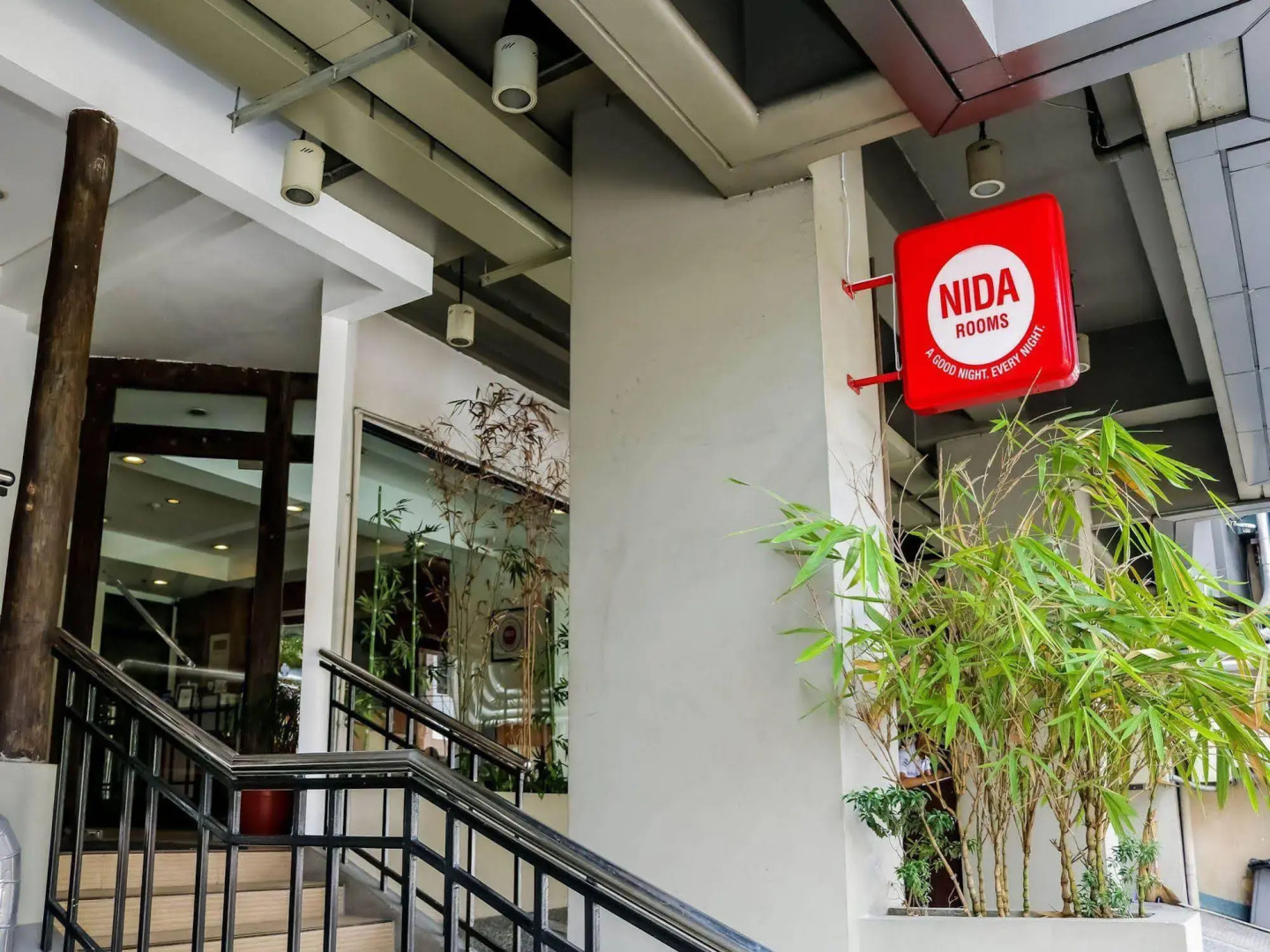 ZEN Rooms Poblacion Makati