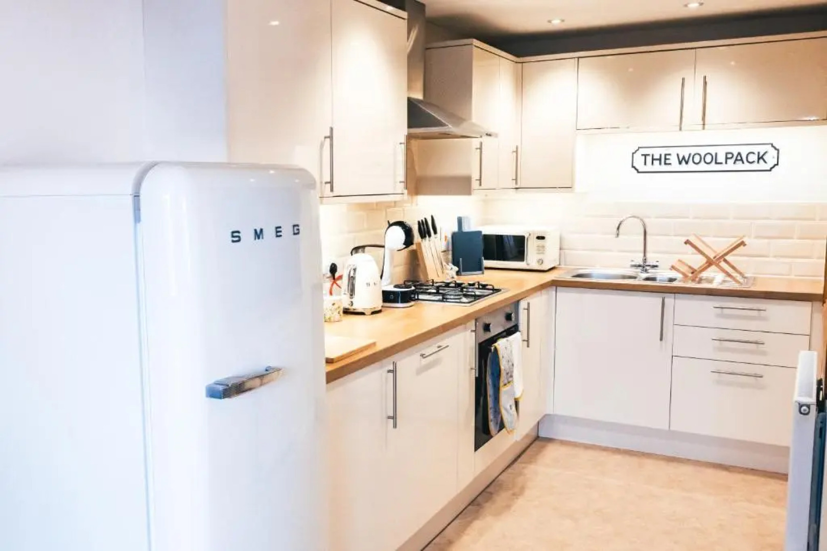 Woolpack Cottage - modern, 2-bed, centre of Wantage