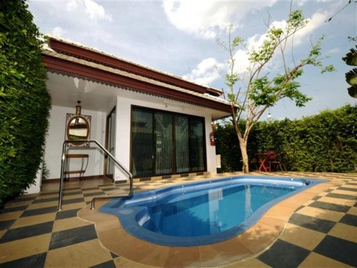 Sasithorn Garden View Hotel