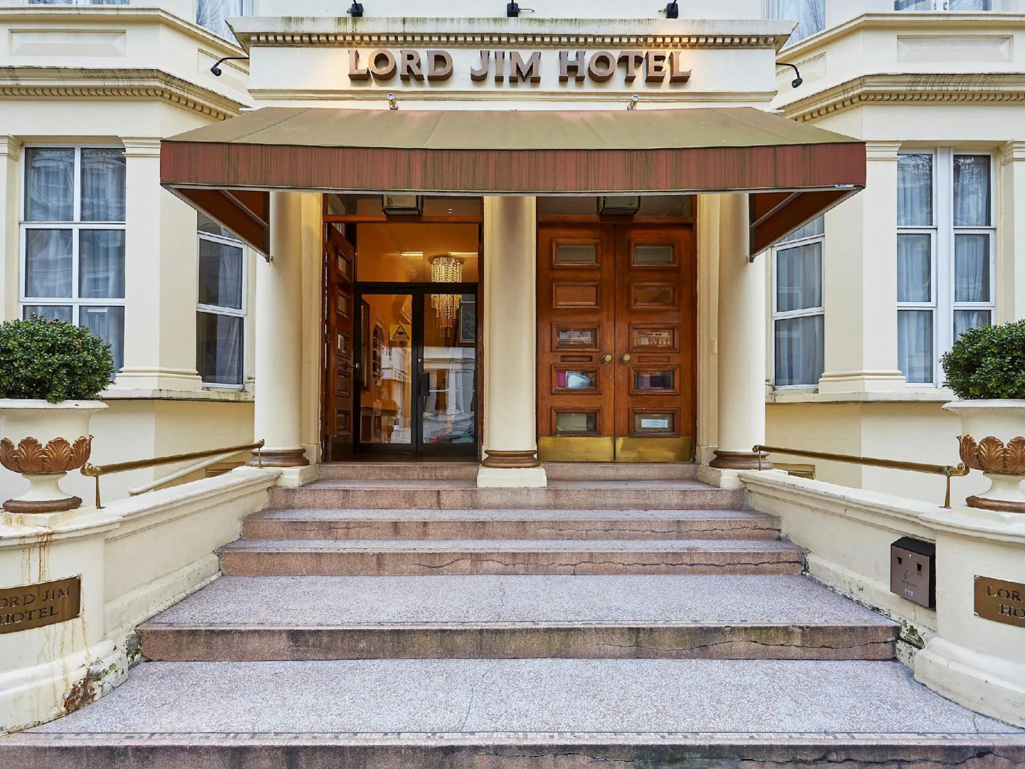 Lord Jim Hotel