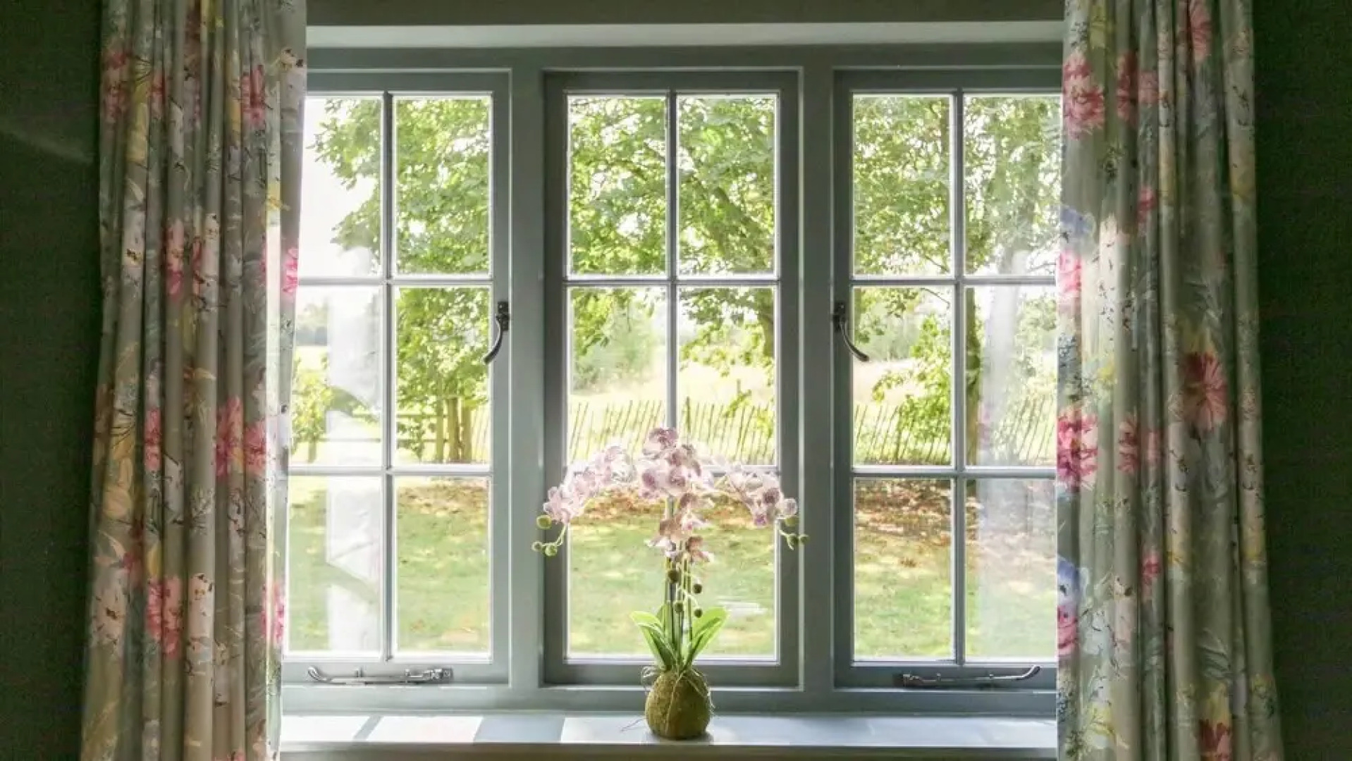 Pair of Secluded Rural Cottages near Oxford