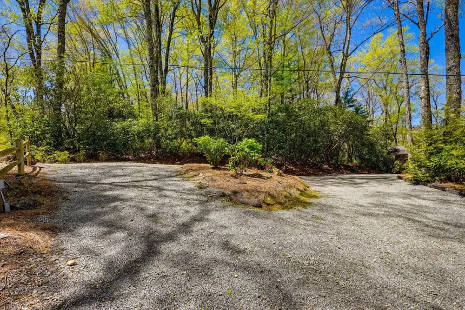 Luxe Glenville Cabin w/ Porch & BBQ ~ 5 Mi to Lake