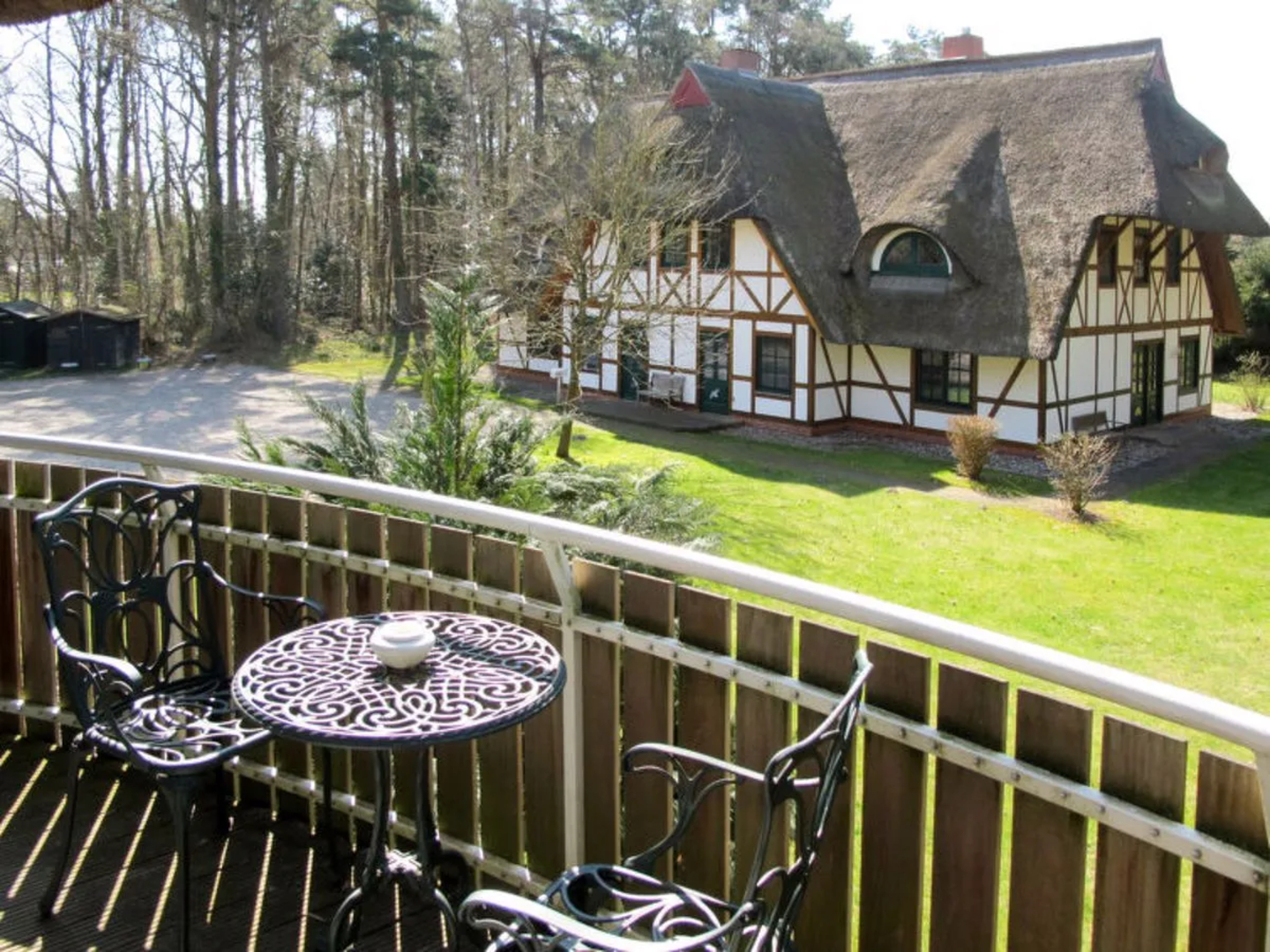 Apartment  Born 30110