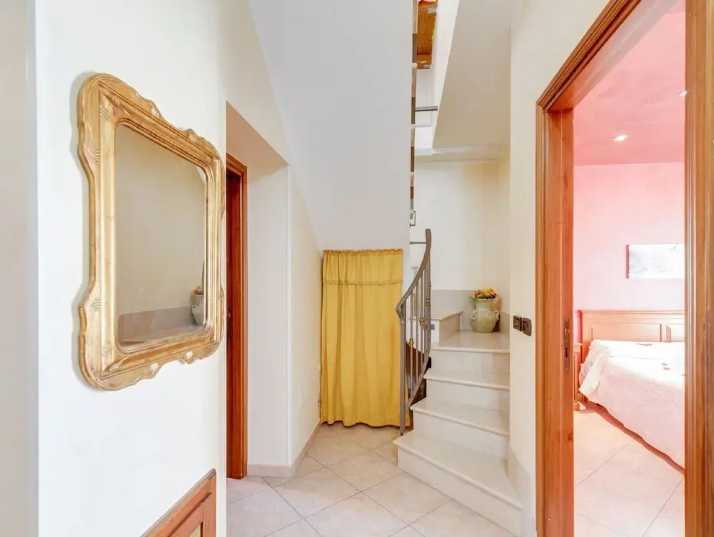 Belvilla by Oyo Sirente House