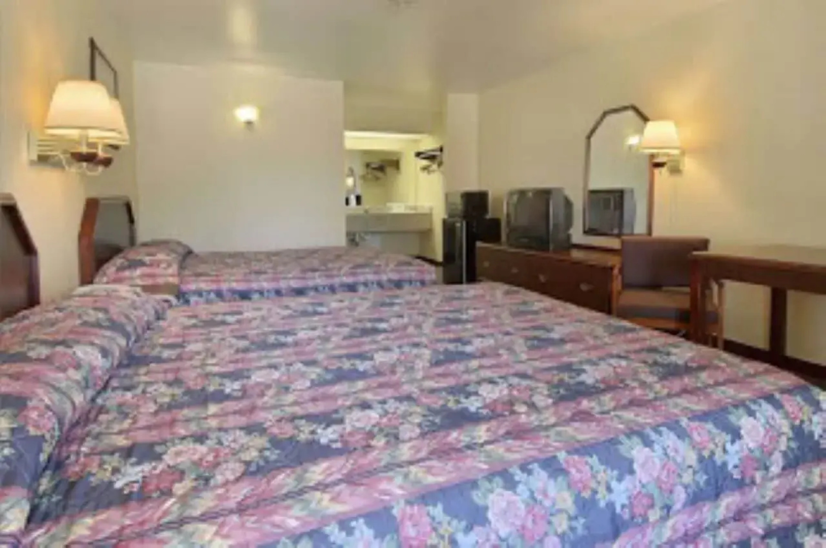 Brentwood Inn & Suites