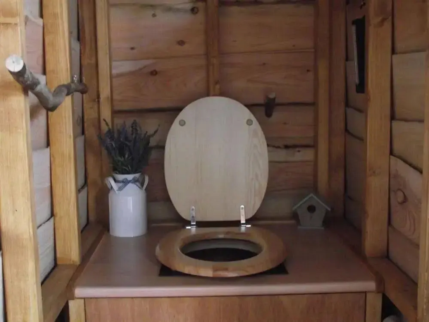 Broomhills Farm River Eco Pods