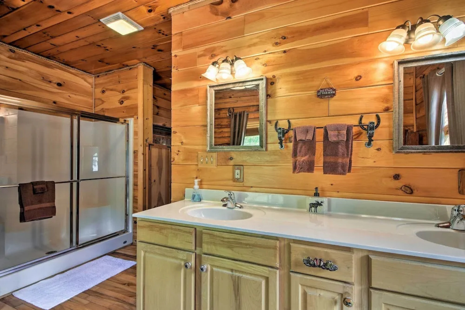 Cozy Trenton Cabin w/ Spa ~ 15 Mi to Lookout Mtn!