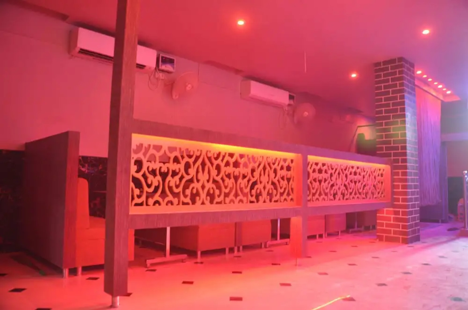 Hotel Raj International