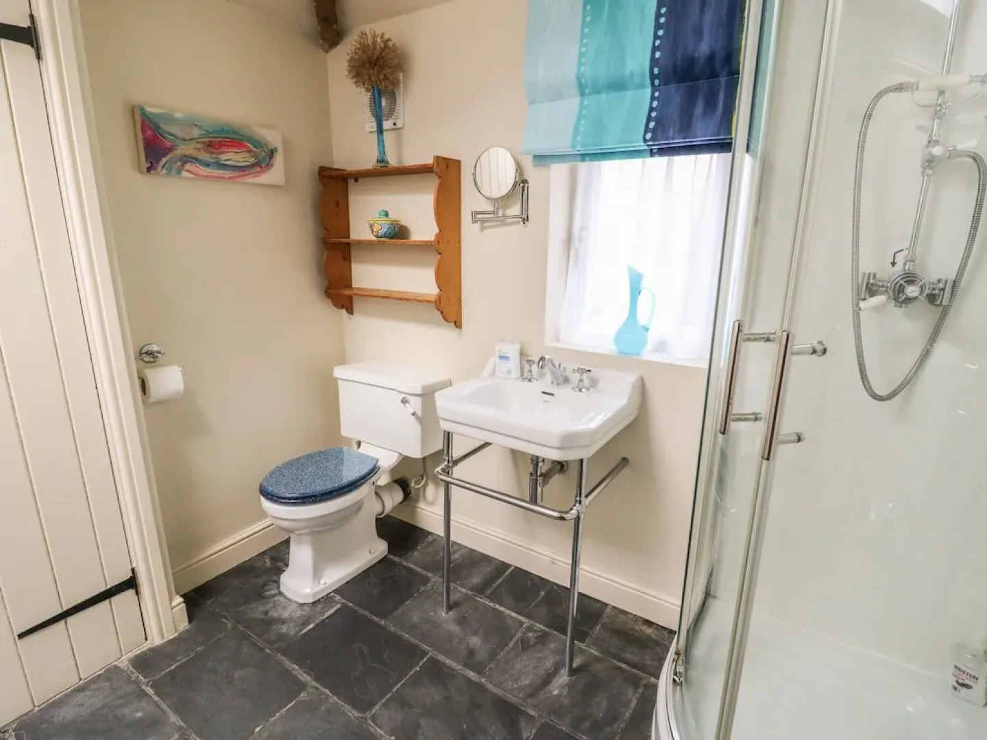 1 Bridge End & Garden