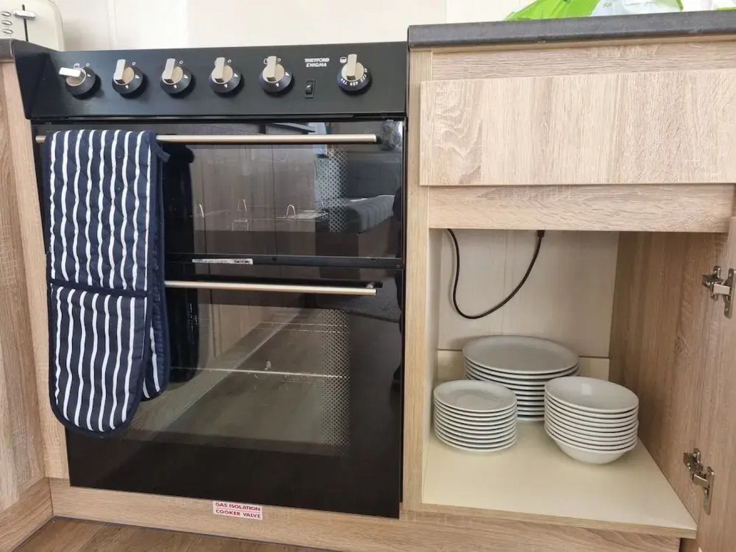 3 Bedroom Caravan, Sleeps 8, at Parkdean Newquay Holiday Park