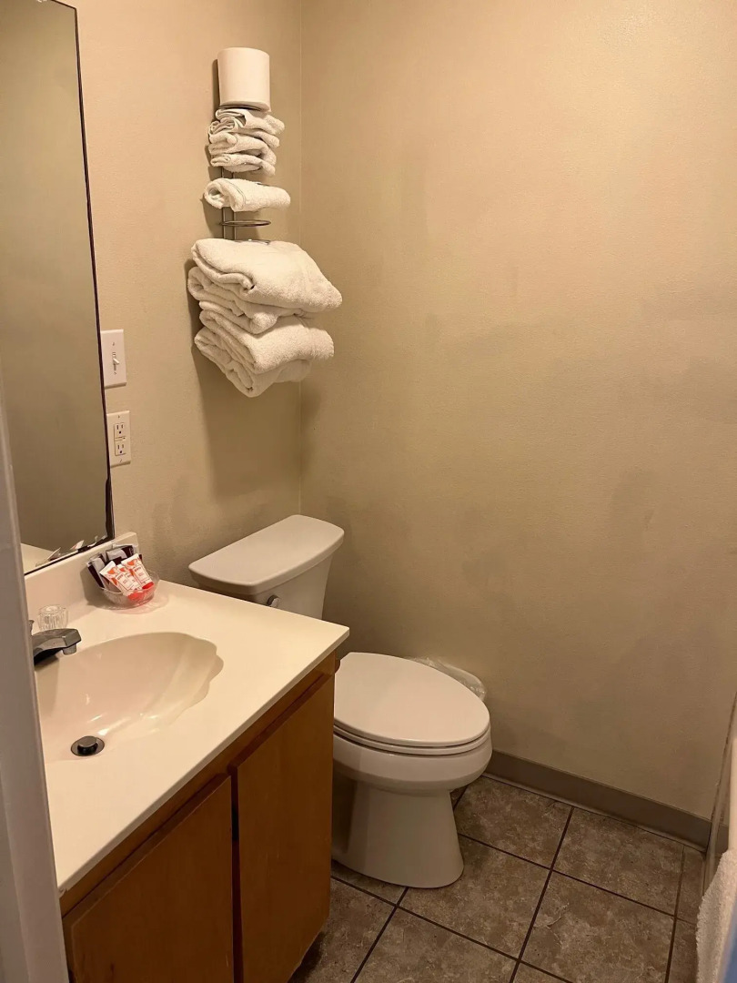 captain quarter's motel