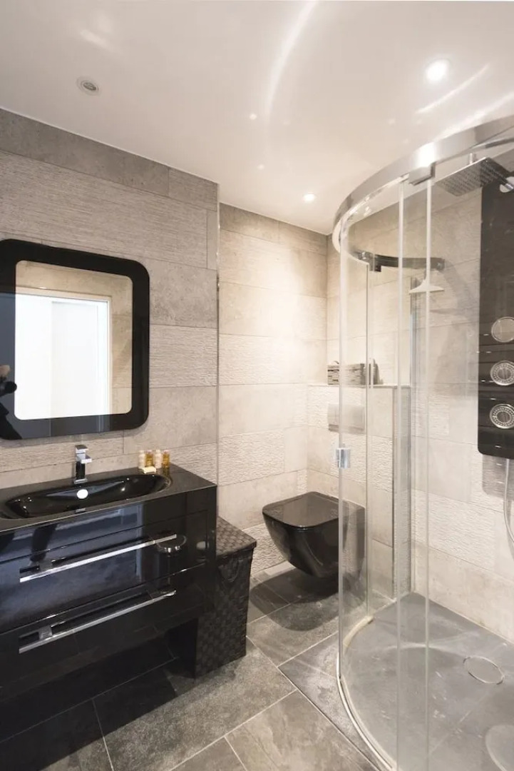 Grand Design on Ile Saint Germain