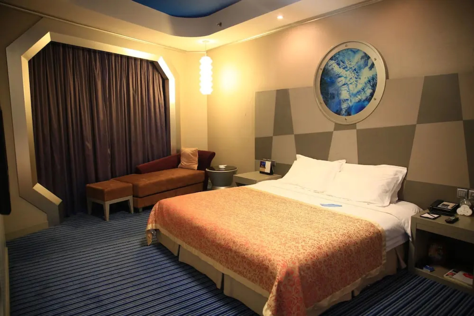 Yaxiang Jinling Palace