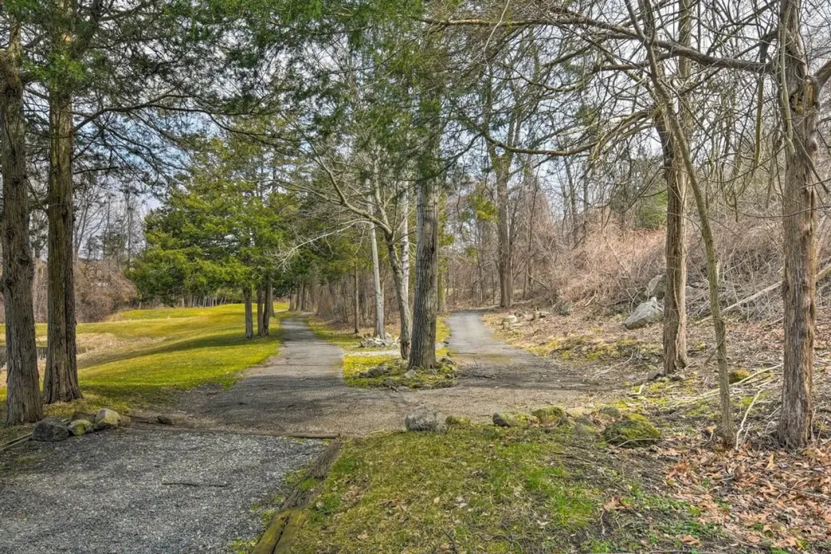Vernon Township Home w/ Deck on Golf Course