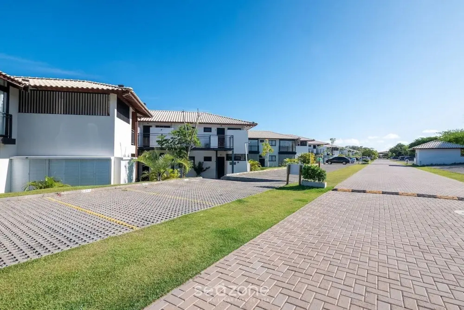 Ap in a Cond. W/pool at Praia do Forte Cvaf0220