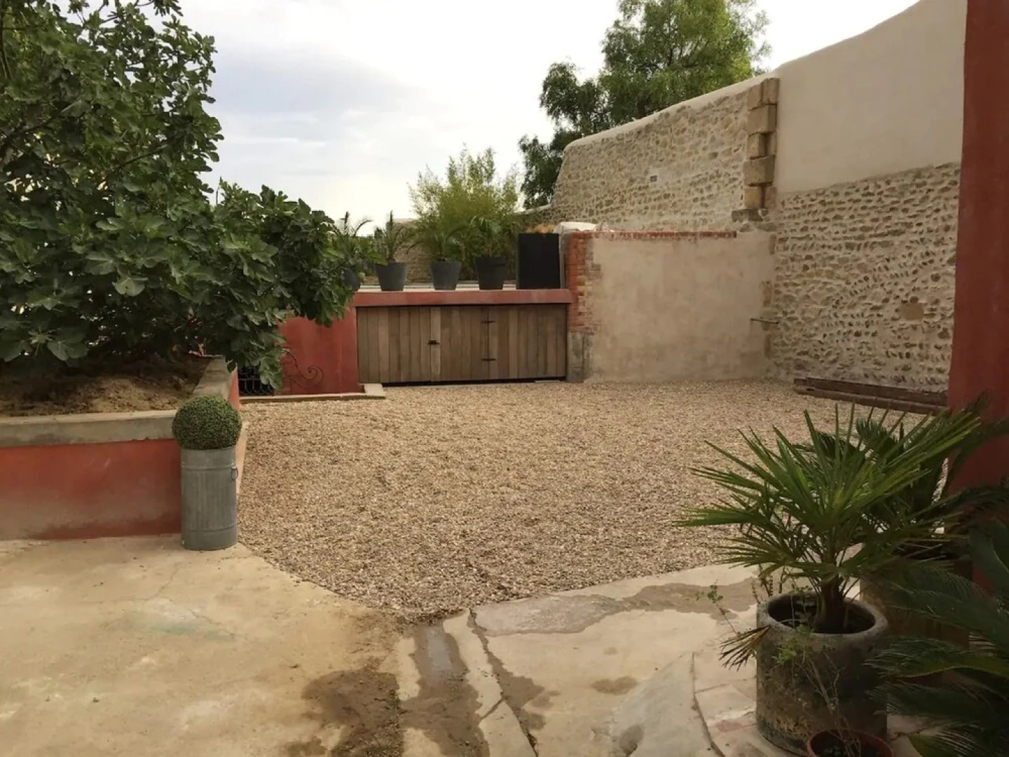 Serene Holiday Home in Domazan With Private Swimming Pool