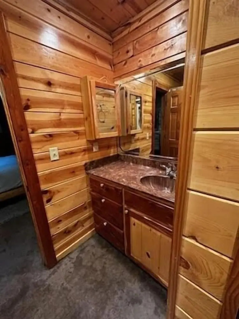 Serenity Forest Cabin With Private Hot Tub and Grill on the Back Deck by Redawning