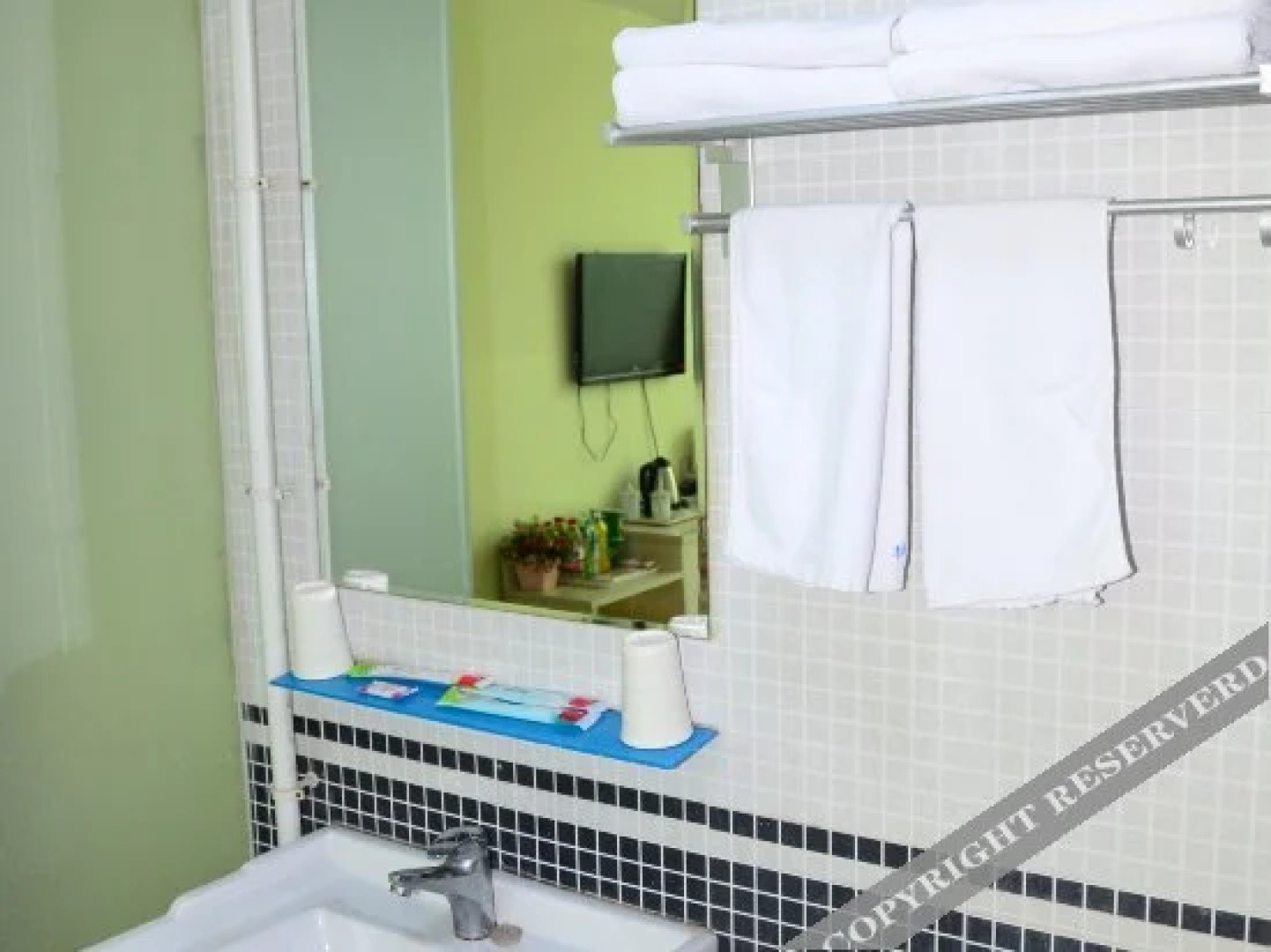 Fengjing Business Hotel