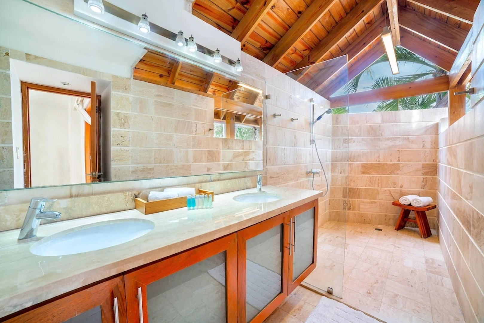 Srvittinivillas Agp36 / Spacius / Confortable Luxury Villa/ Family/ Team/ Cdc