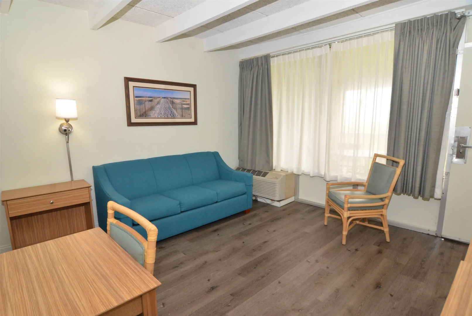 Days Inn & Suites by Wyndham Jekyll Island