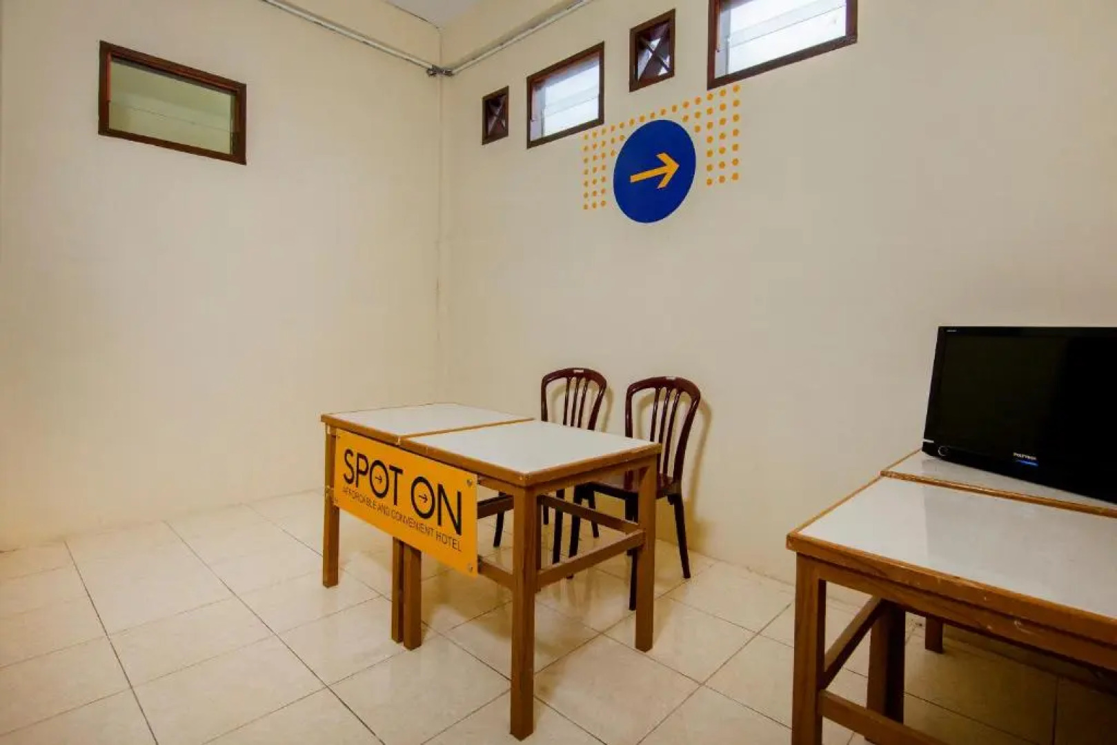 SPOT ON 2076 Hotel Stadion