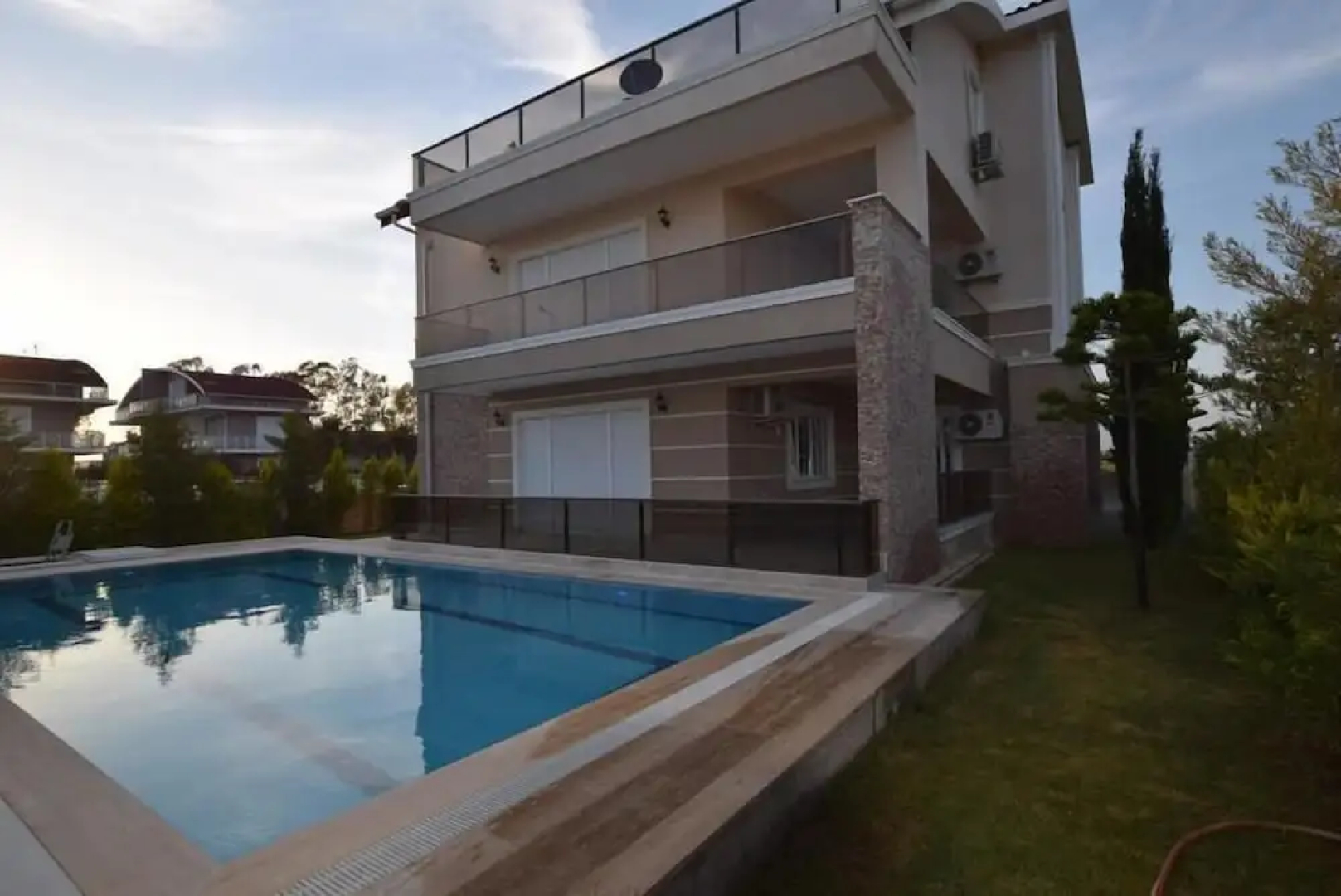 Villa Sato by Elm