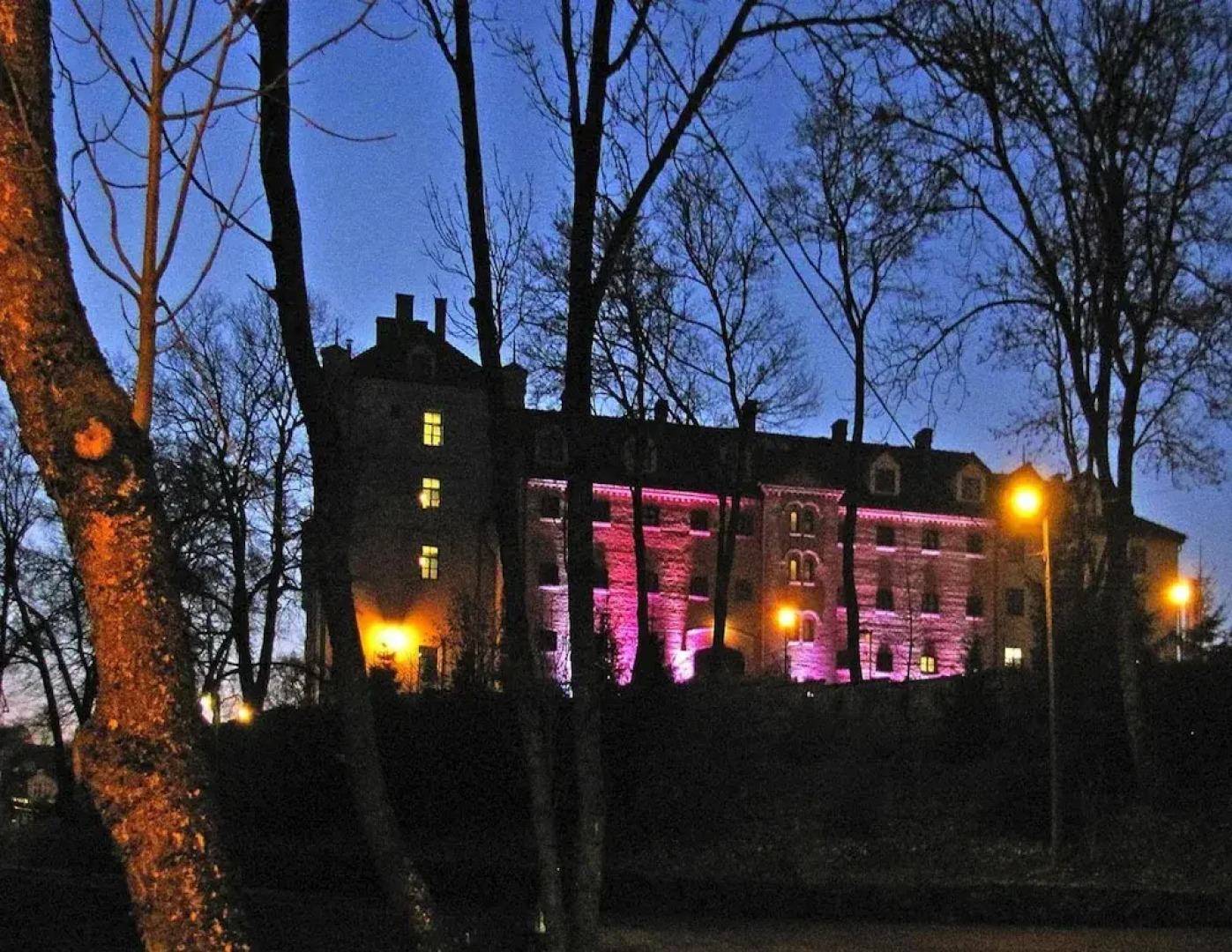 Cottage With Fireplace, Right on the Lake, Ryn