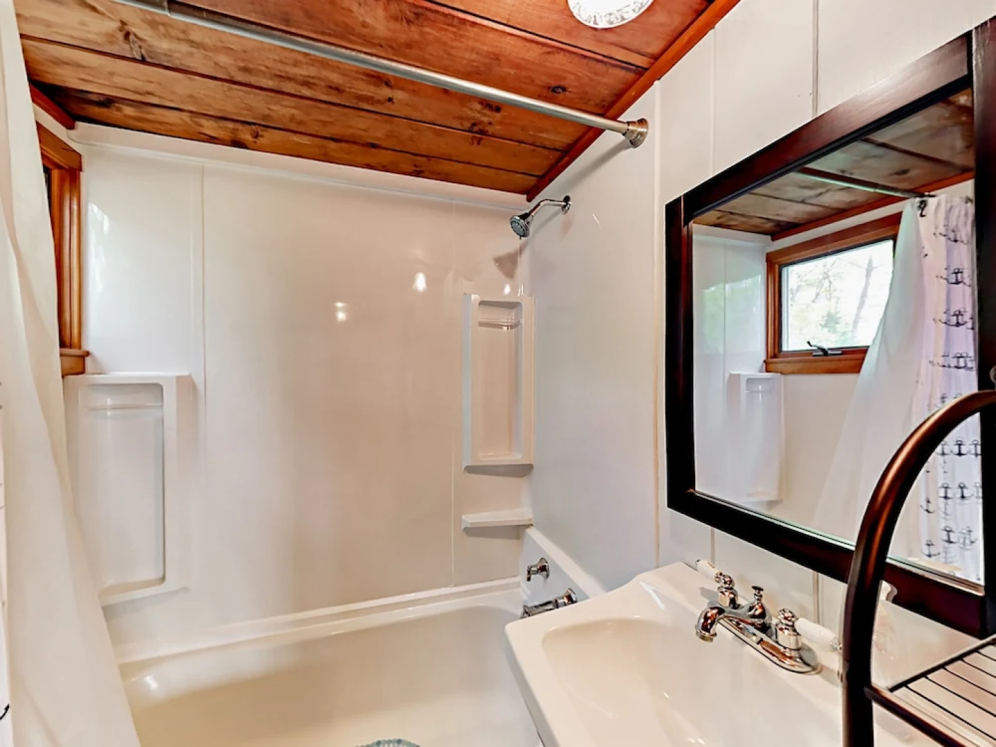 18 Spring St Cottage 4 Bedrooms 2 Bathrooms Cottage