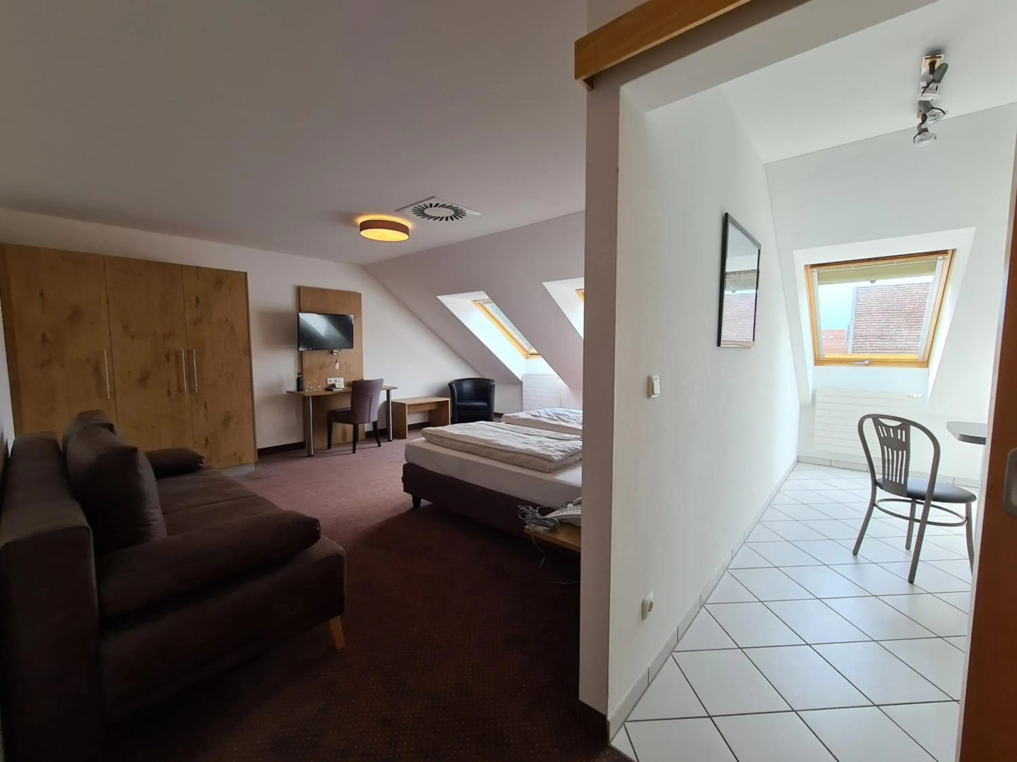 Hotel am Hachinger Bach by Blattl