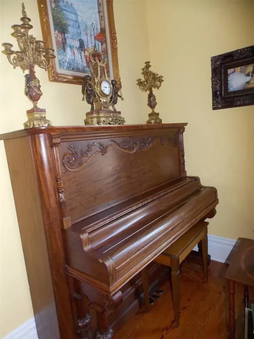 Carriage Lane Inn