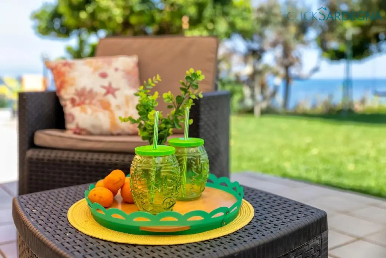 Villa sulla riva della marina di Sorso 3 camere veranda sul mare giardino