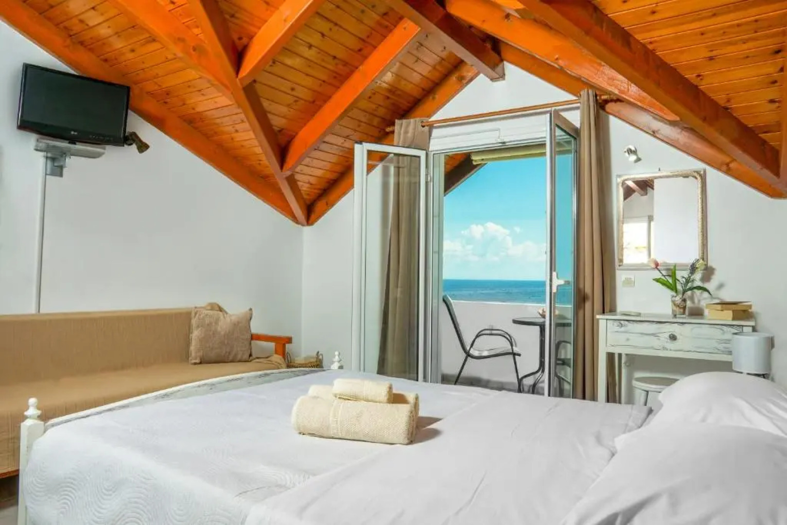 Elena's Luxury Studios and Apartments