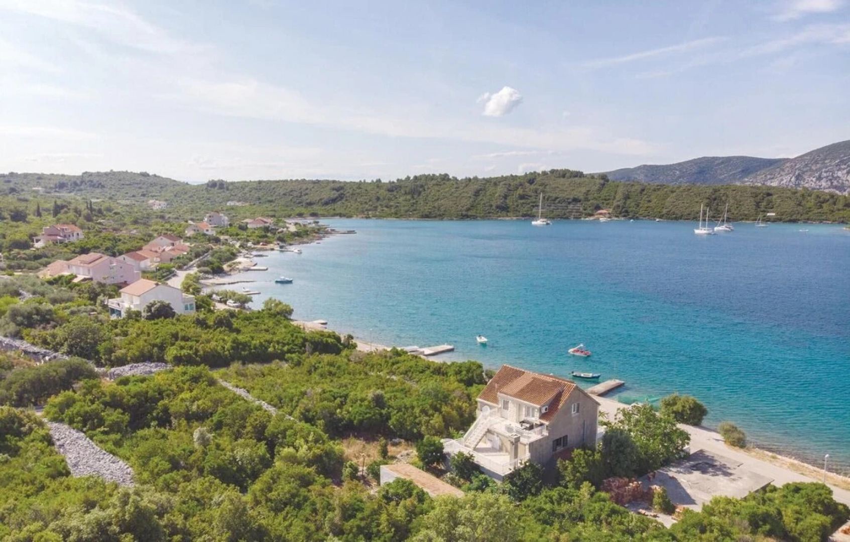 Awesome Home in Racisce With Wifi and 4 Bedrooms