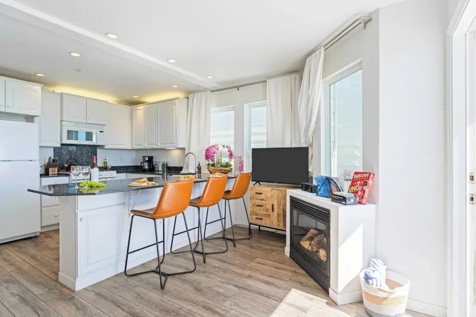 4 Cayucos Bungalows Steps to Beach, Sleeps 16, Pet Friendly