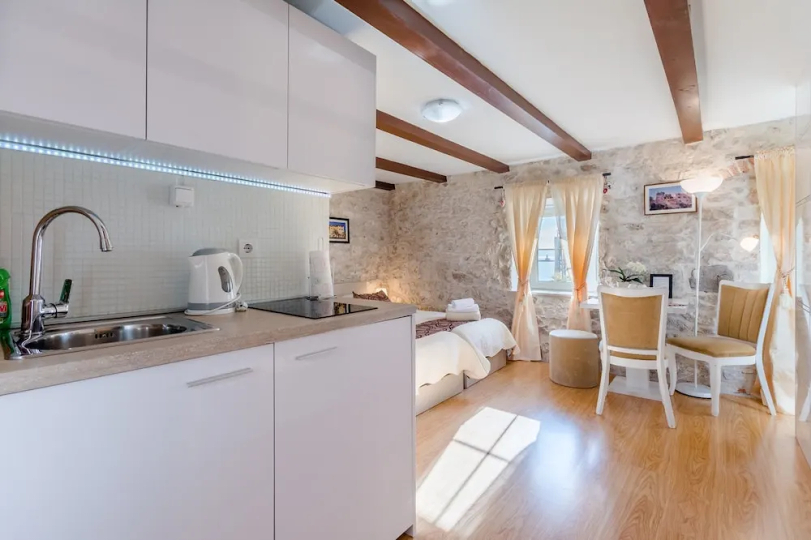 Studio Apartments Sv. Duje