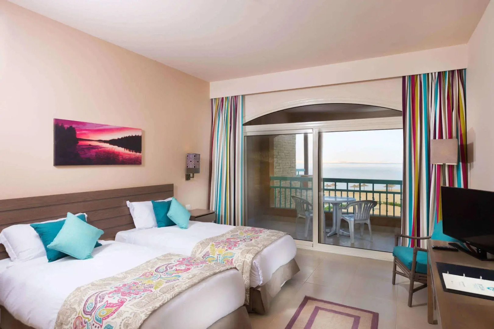 Byoum Lakeside Hotel