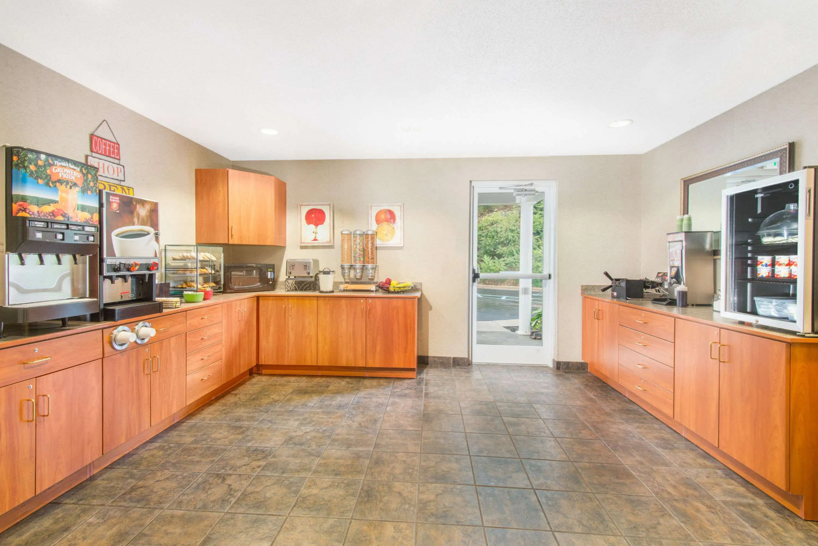 Microtel Inn & Suites by Wyndham Hazelton/Bruceton Mills