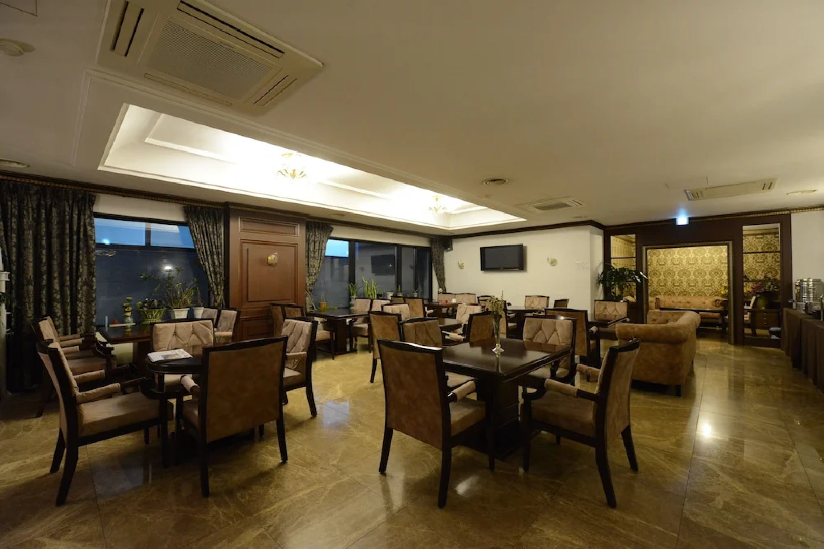 Central Tourist Hotel