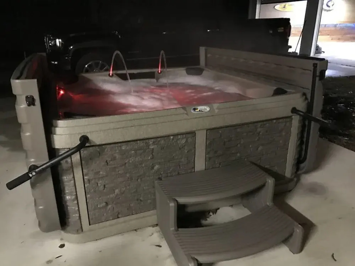 Family Friendly Lake House Located at Mid-west arm of Lake Fork