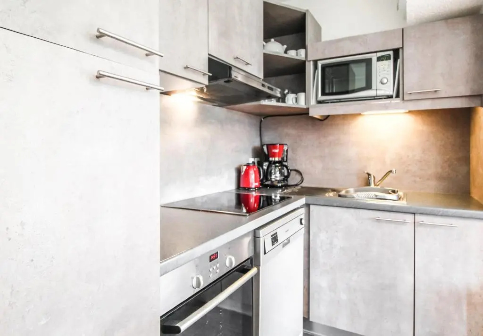 Penthouse 3-bedroom apartment, mountain views, large terrasse, piste access