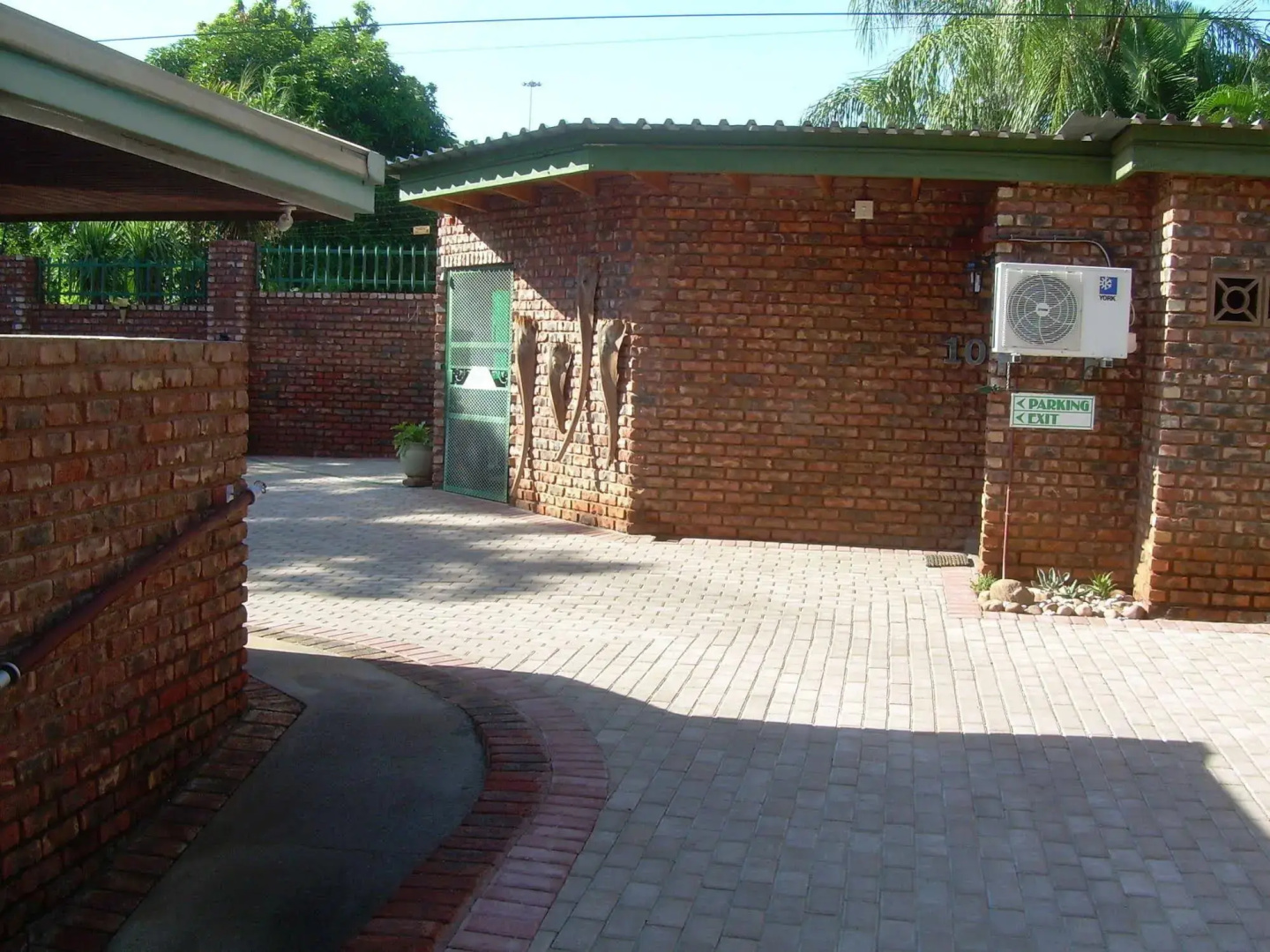 Matoppi Guest House