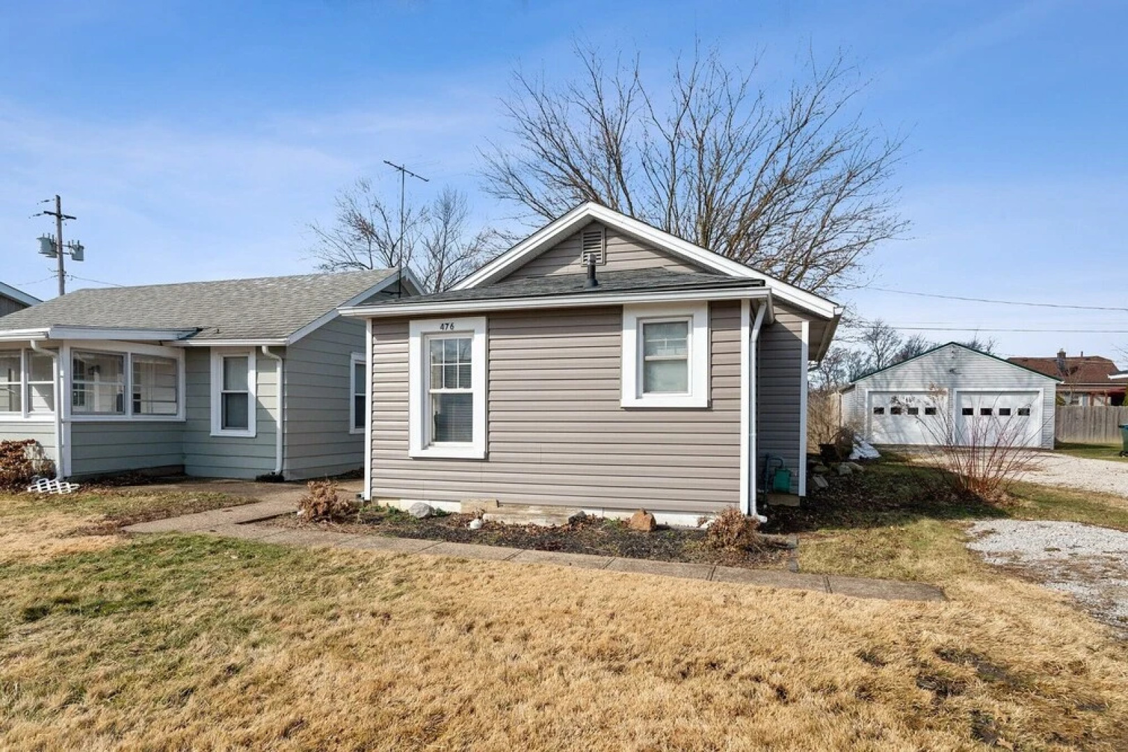 Niagara Rd Cottage In Perfect Location To Visit Lake Erie Or Cleveland 1 Bedroom Home by Redawning