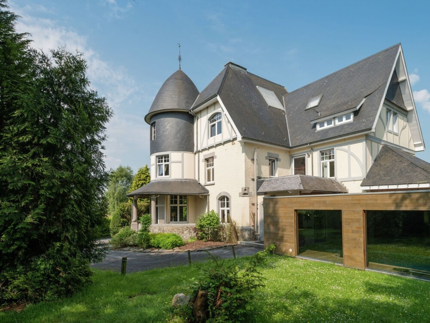 Chateau in Stavelot With Private Pool & Sauna