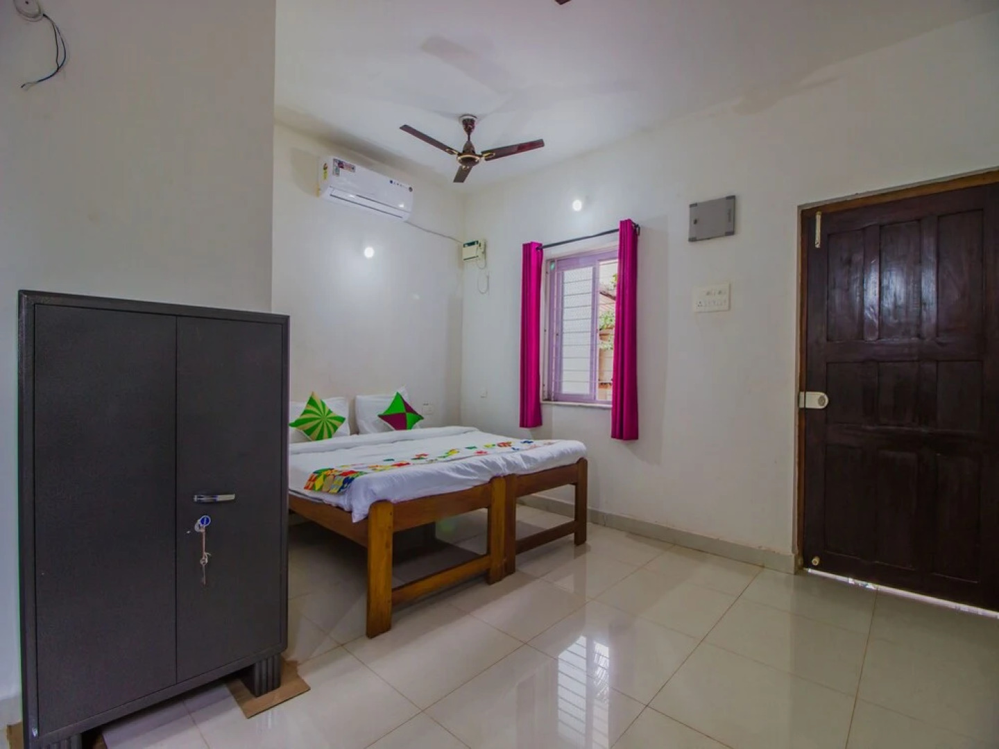 OYO 13098 Home Cozy Studio Near Uddo Beach