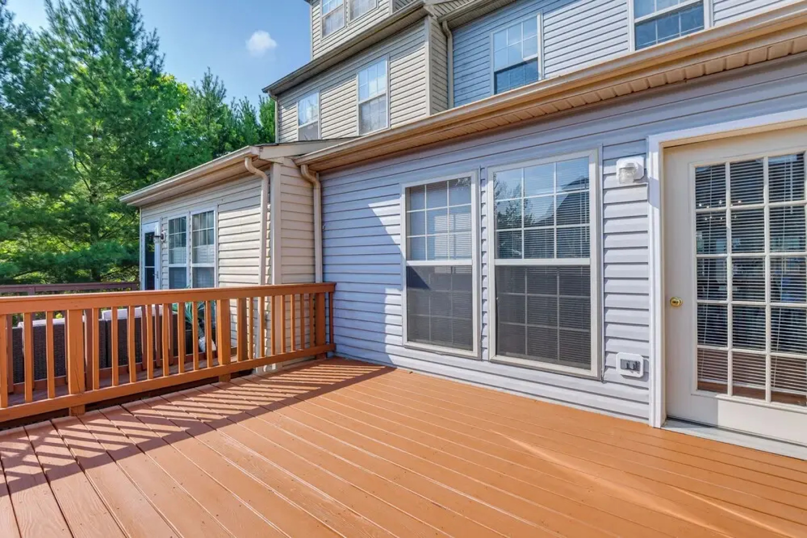 Owings Mills Townhouse: 8 Mi to Liberty Reservoir!