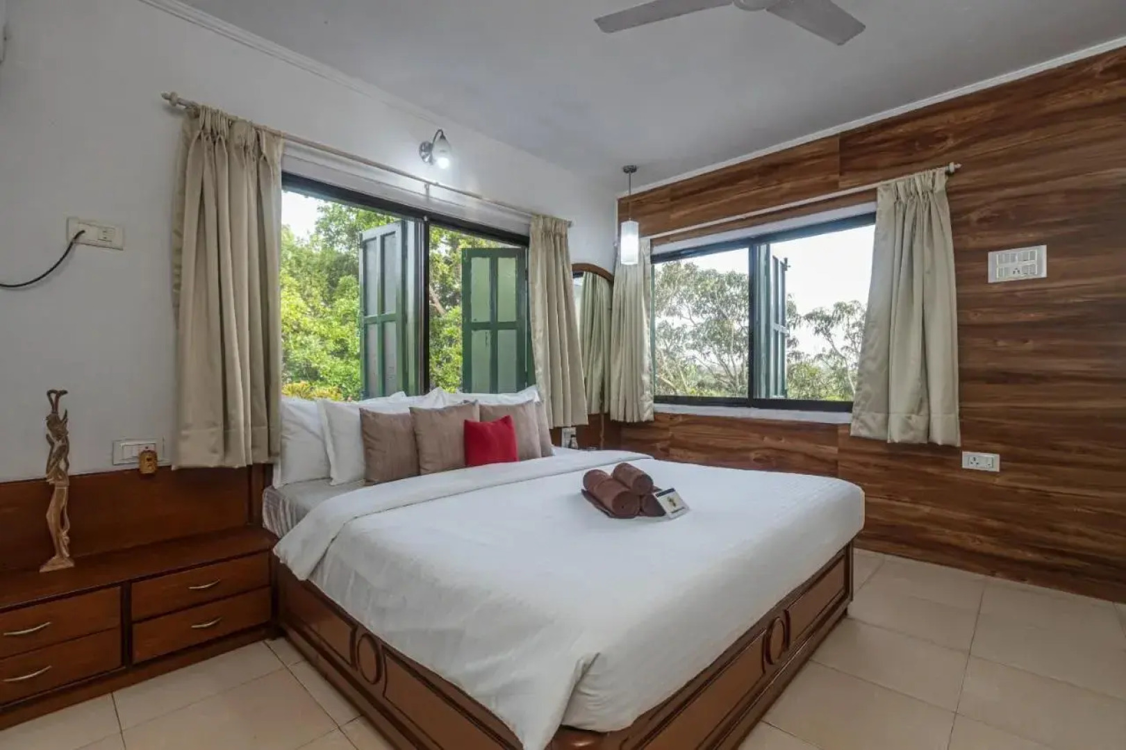 Saffronstays Sunglade