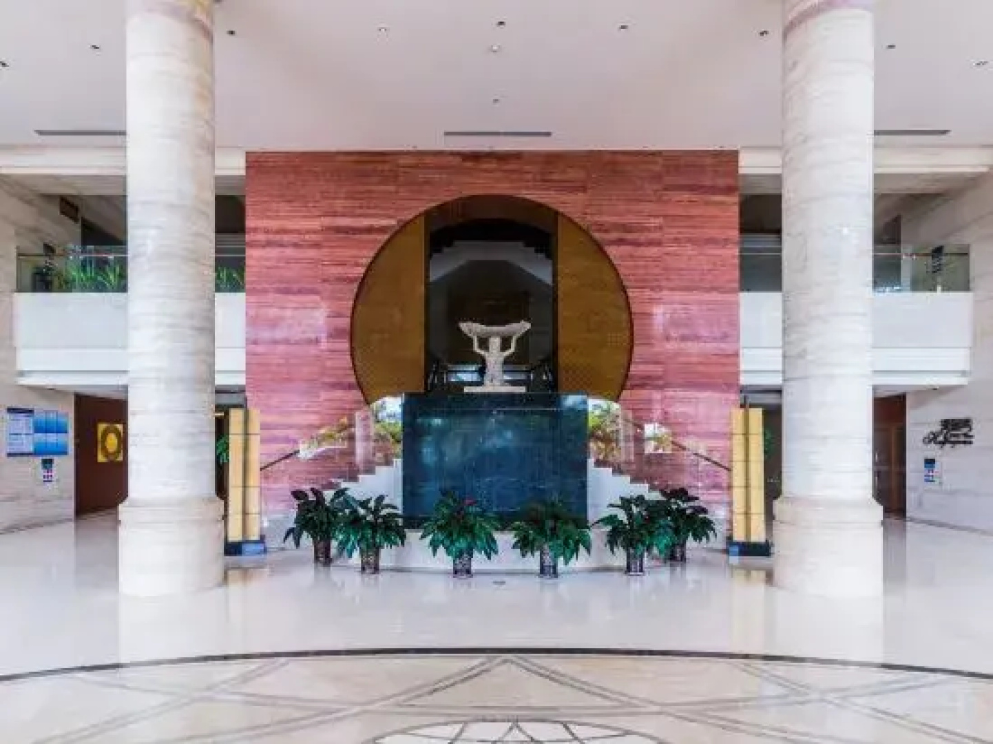Seaview Bay Hotel